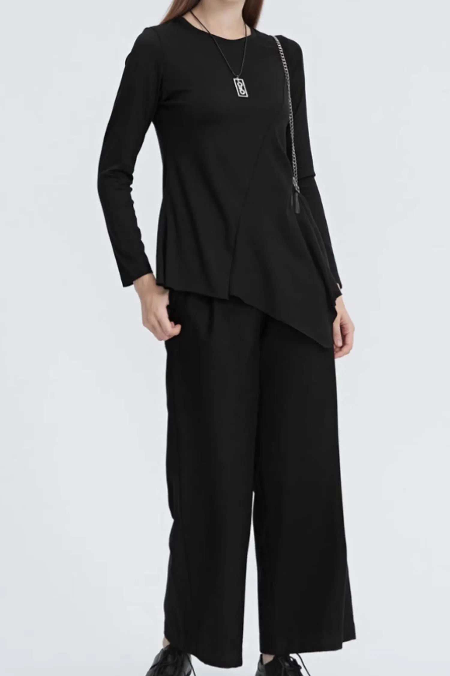 Asymmetrical black long sleeves top 5596