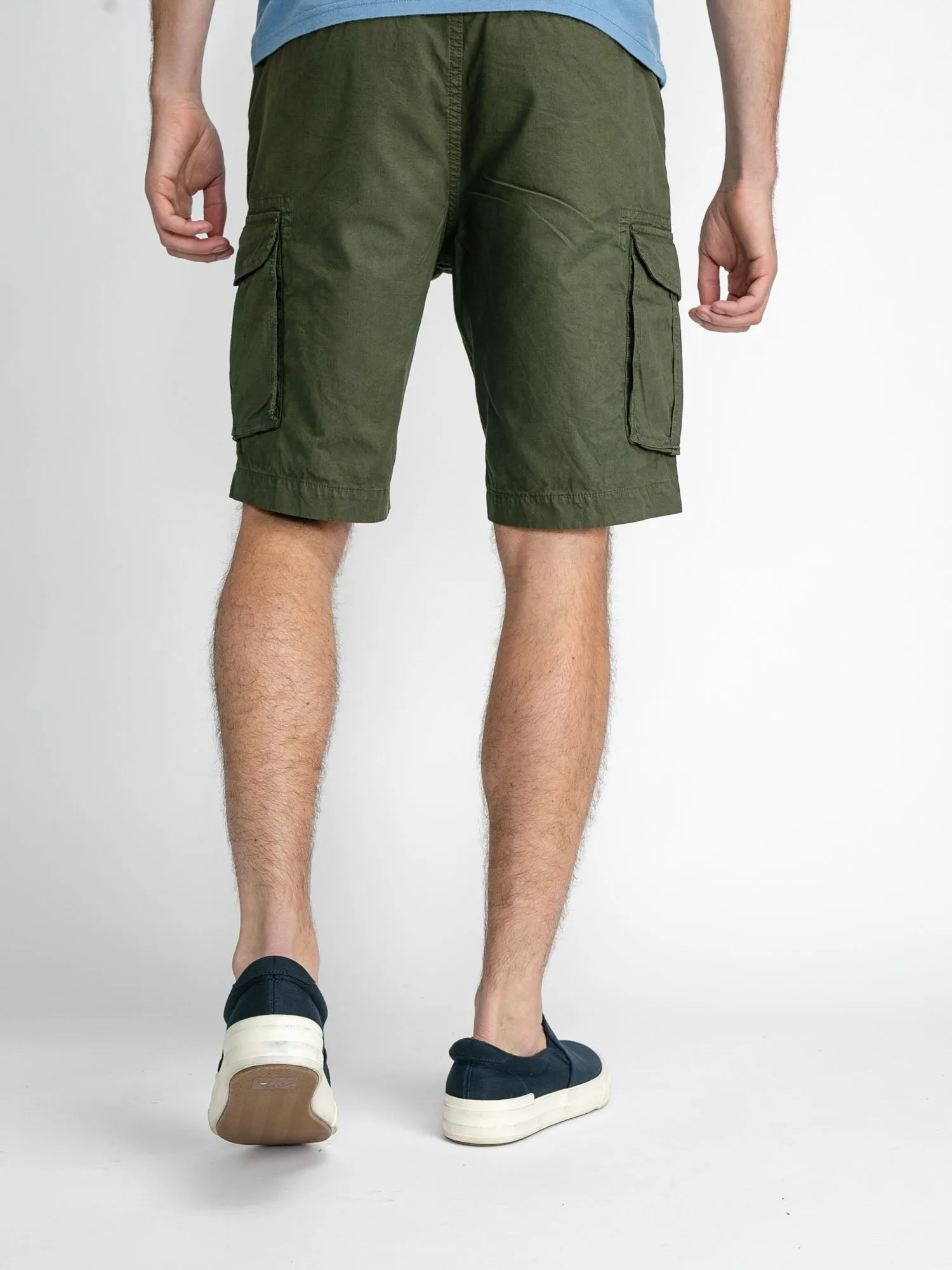 Cargo shorts with belt