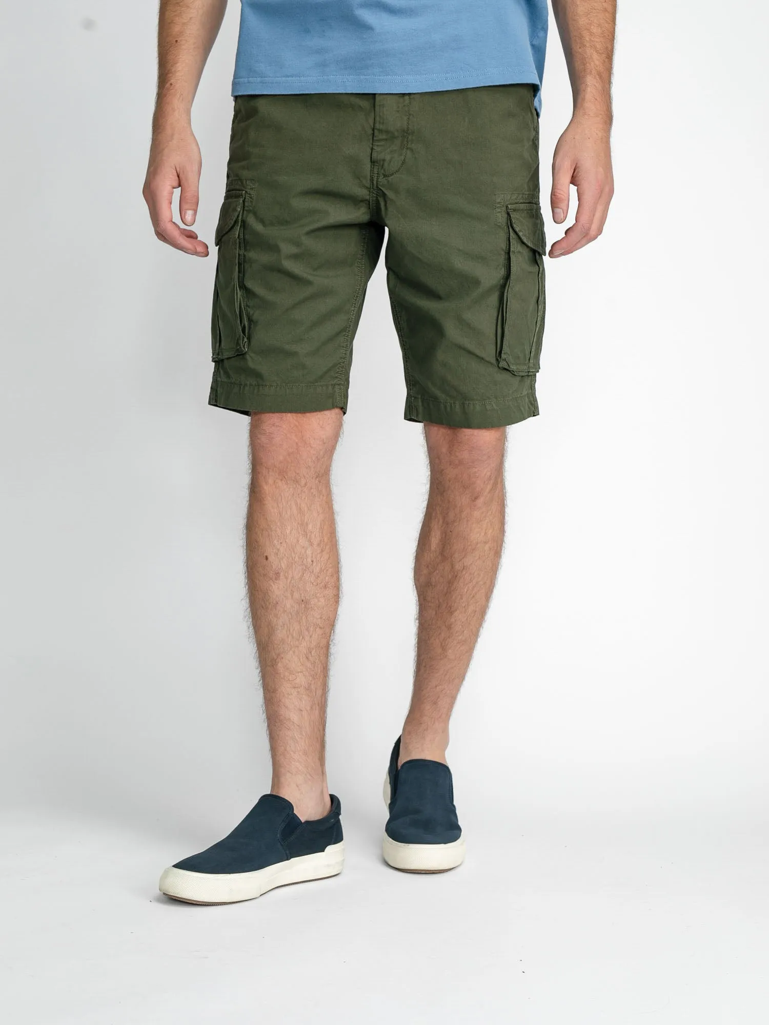 Cargo shorts with belt