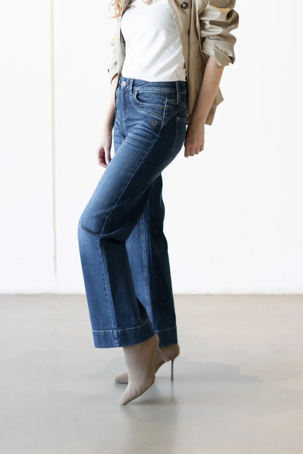 Jeans - FLARED - Clara Donaublau