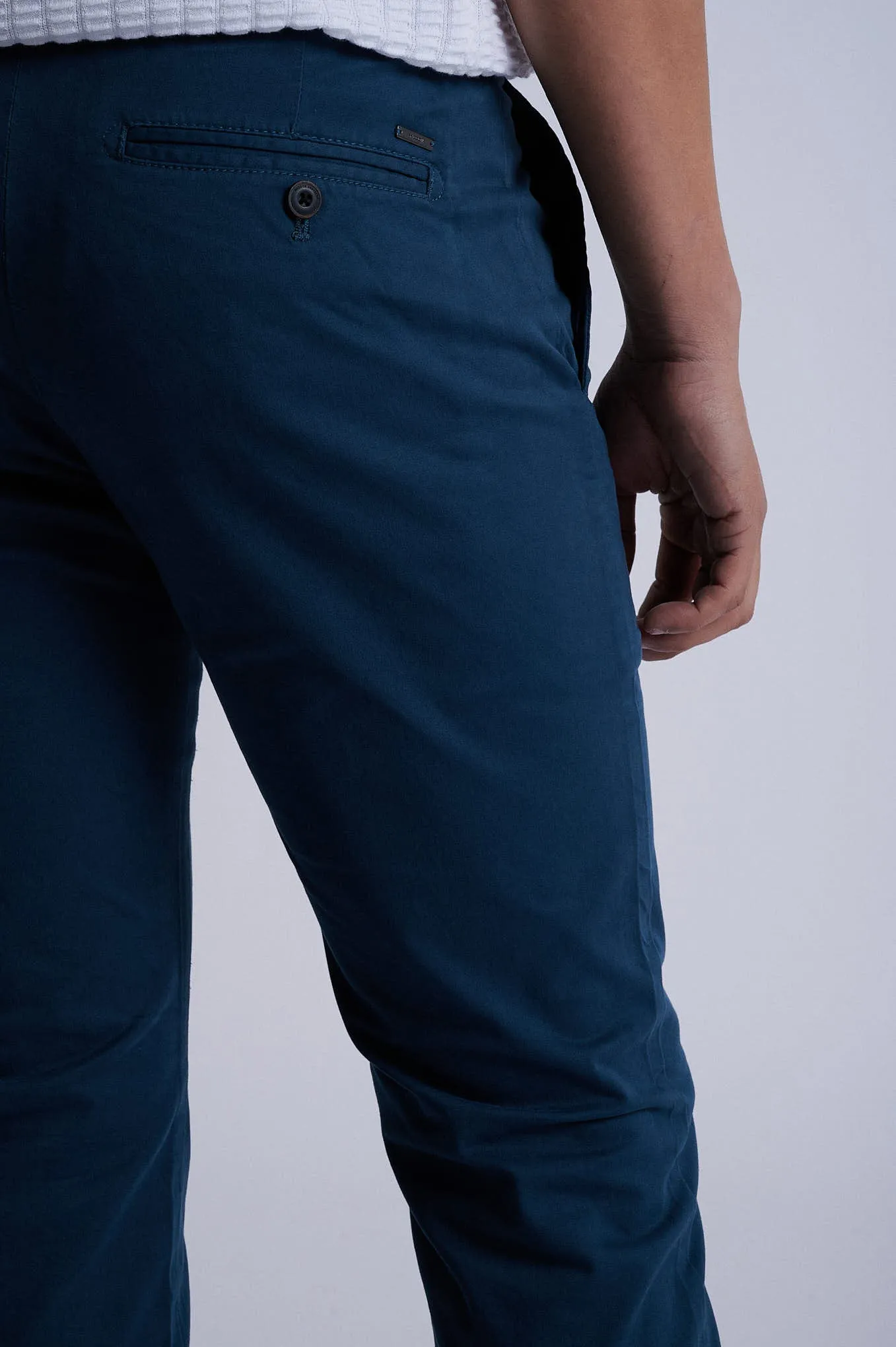 Slim fit garment dye chino in Cotton Elastane