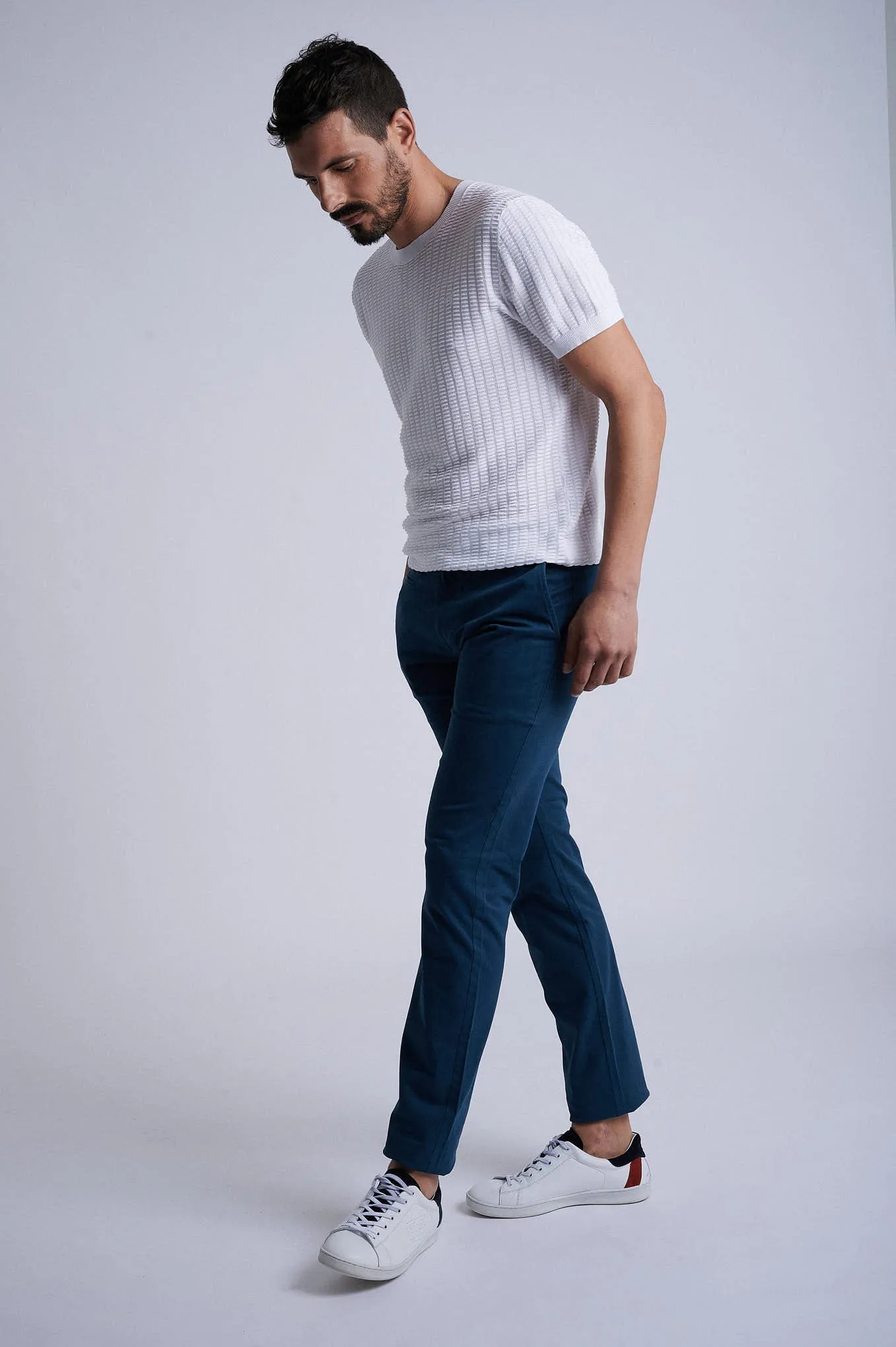 Slim fit garment dye chino in Cotton Elastane