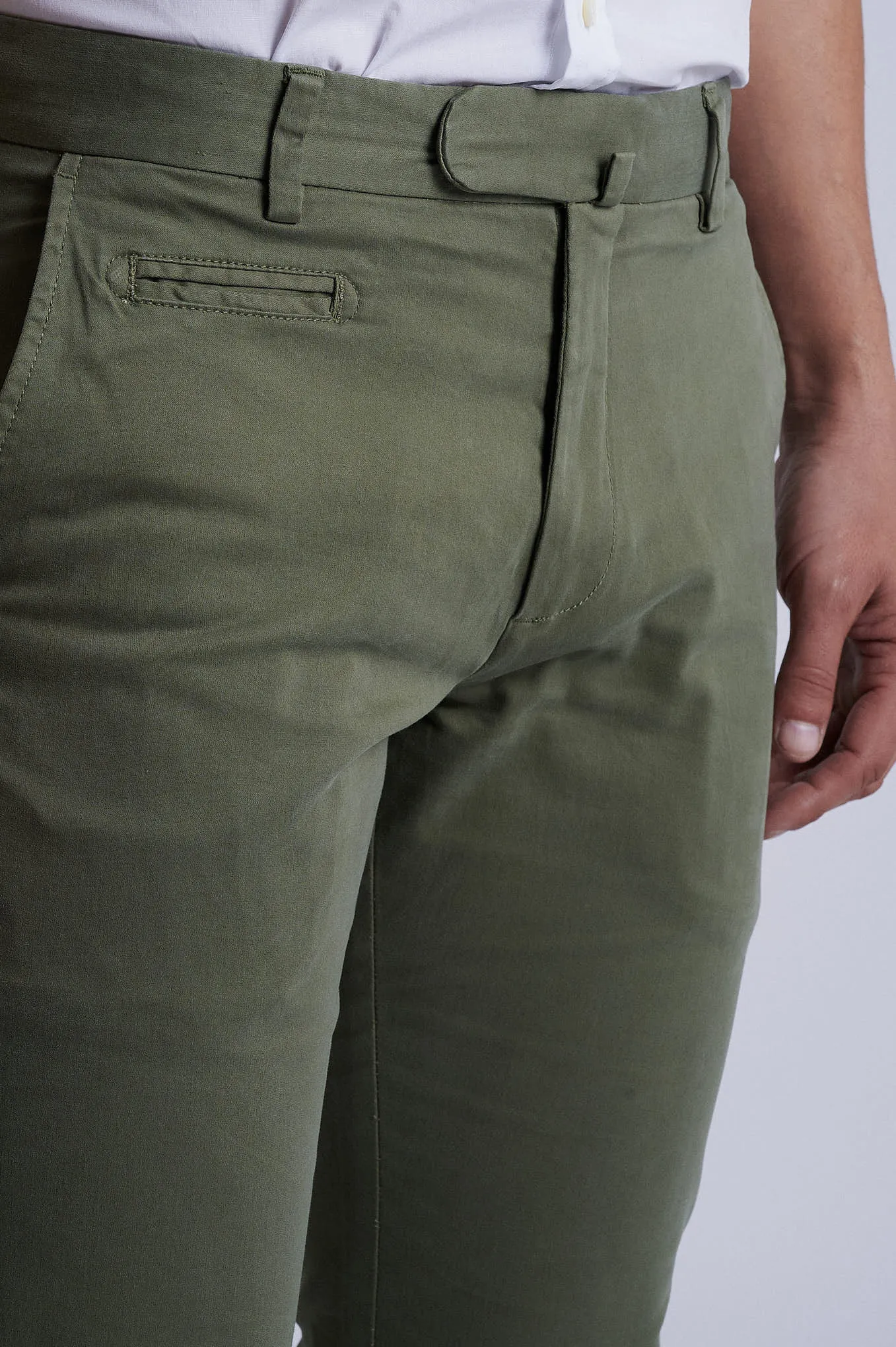 Slim fit garment dye chino in Cotton Elastane